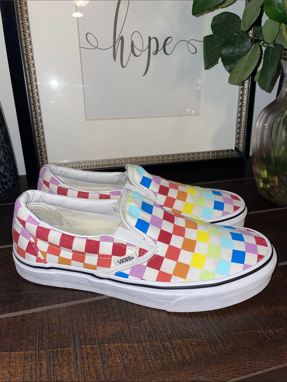 Vans Off The Walls Women’s Size 8 Classic Rainbow Checkerboard Slip-On Sneakers